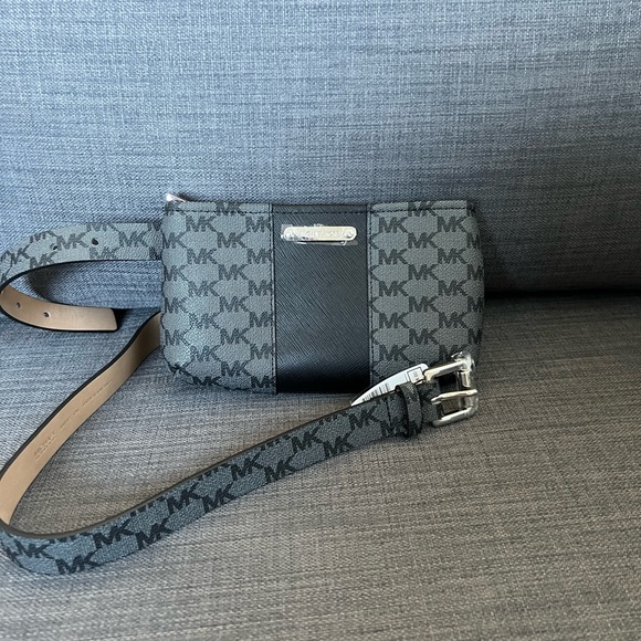 NWT MICHAEL KORS MK SIGNATURE FANNY PACK BAG - Picture 4 of 10